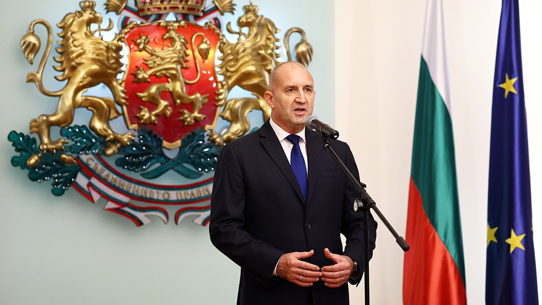 Президентът и върховен главнокомандващ на Въоръжените сили Румен Радев ще