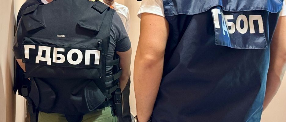 Измамници се представят за комисари от ГДБОП звънят с искане