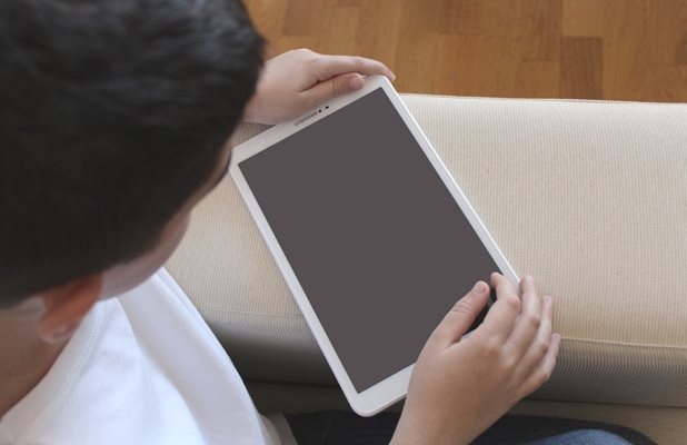 Европейският съюз обяви нов прототипен инструмент за проверка на възрастта