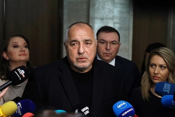 За ново мнозинство в парламента заговори Бойко Борисов в парламента В него