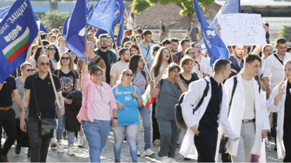Младите лекари от инициативата Бъдеще в България излизат на нов