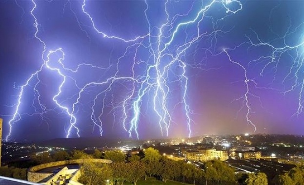 Захлаждането продължава, очакват се валежи и гръмотевични бури с повишена вероятност за градушки