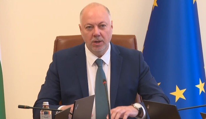 Министерският съвет внася доклад в парламента за купуването на летателна