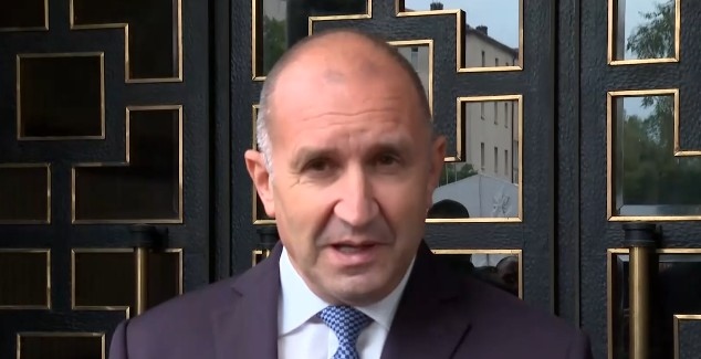 Много по евтино и бързо от закупуването на нови самолети е