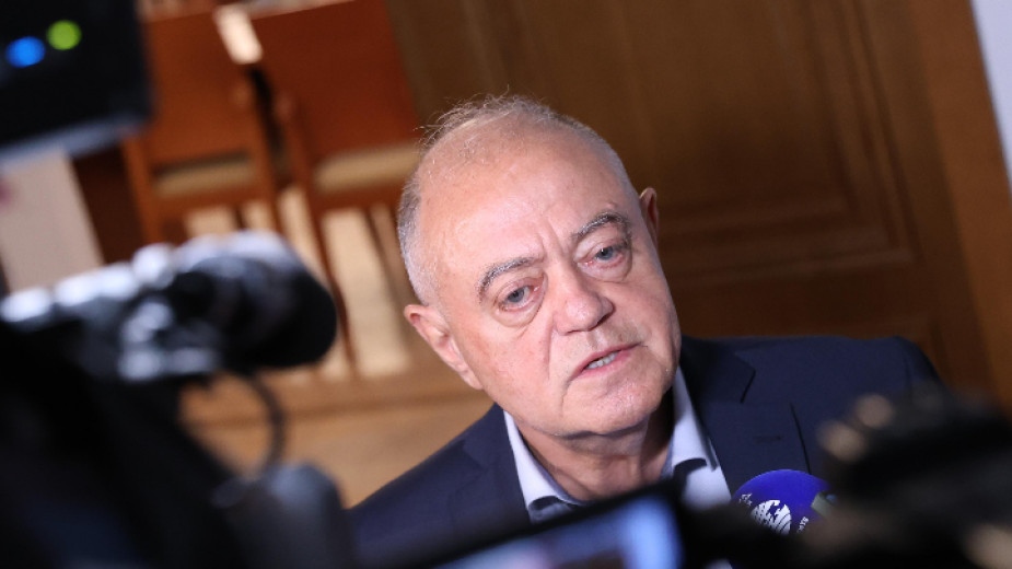 Демократи за силна България ще поискат оставката на председателя на