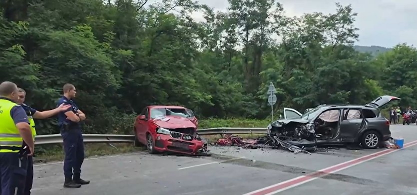 Тежка верижна катастрофа затрудни движението в северната страна на Прохода на
