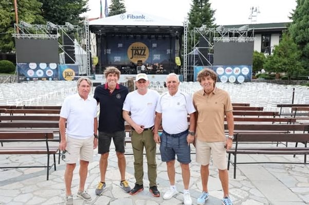 Футболни легенди се разхождат в Банско Христо Стоичков – една