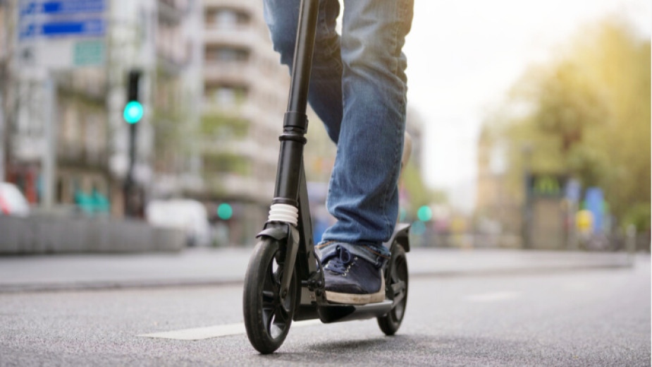 Регистрацията на електрическите тротинетки ще започне най рано след Нова година