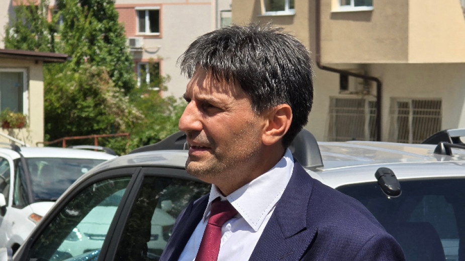 Трима души са задържани в София след сделка с фалшиви