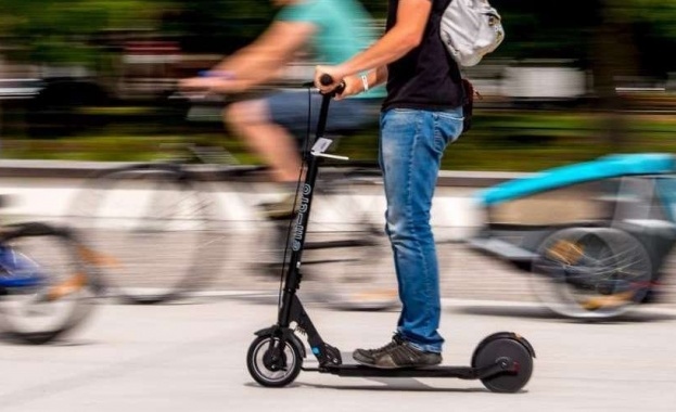 Новите по строги правила за електрически тротинетки са на практика неизпълними