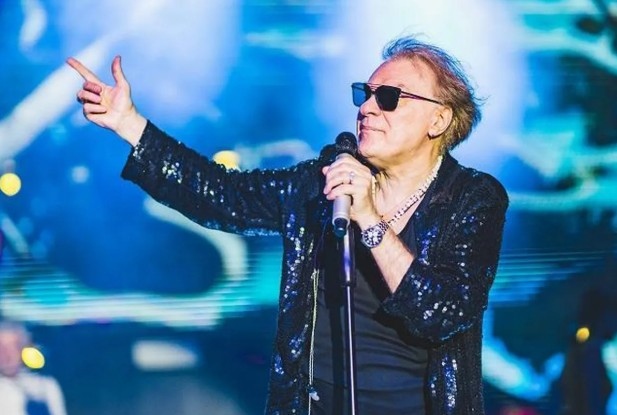 Въпреки скандала в който бе въвлечен Васил Найденов не спира