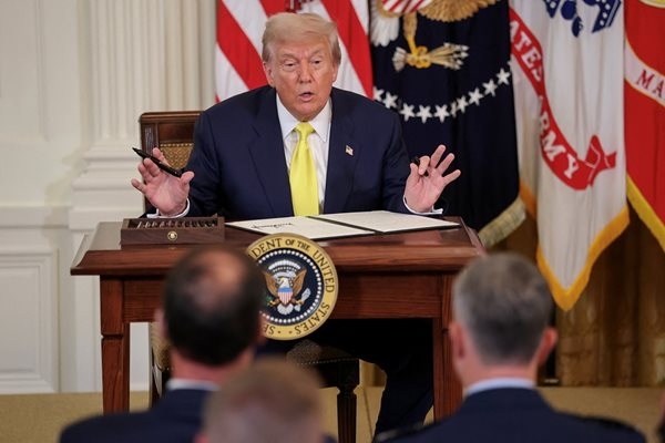 Американският президент Доналд Тръмпзаяви снощи че ще се срещне с руския