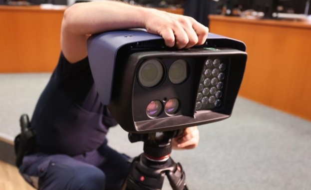 Шофьор получи три електронни фиша от КАТ за едно и