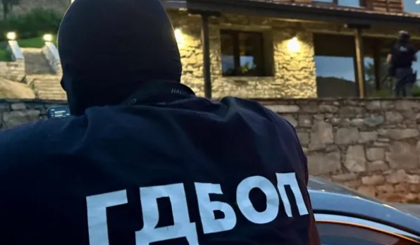 Организирана престъпна група за рекет изнудване грабежи и насилие в