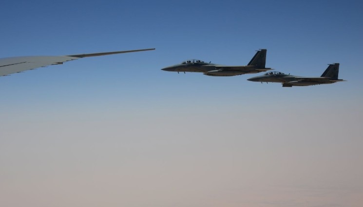 Самолет на нискотарифната авиокомпания Ryanair пътуващ от България за Великобритания беше