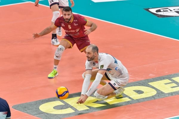 Българската волейболна звезда от световен ранг Матей Казийски се завръща