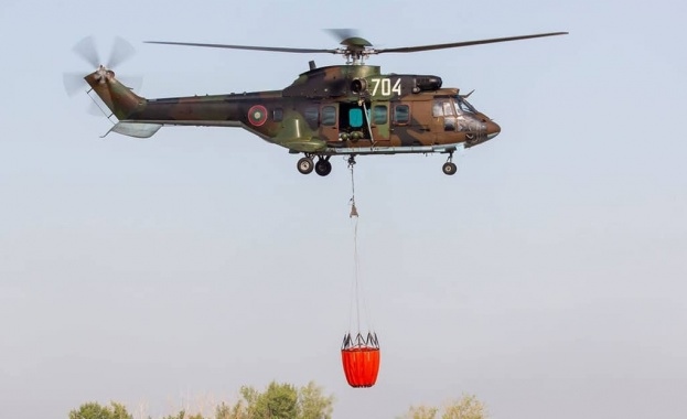 Два хеликоптера AS 532 AL Cougar с екипажи от Военновъздушните