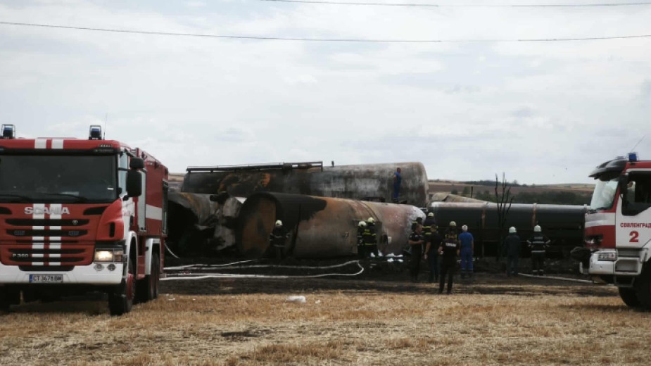 Дерайлиралият товарен влак се е движел със скорост под максимално