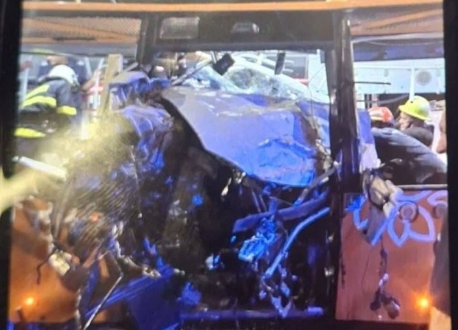 Камери са заснели момента на тежката катастрофа между булевардите Константин Величков