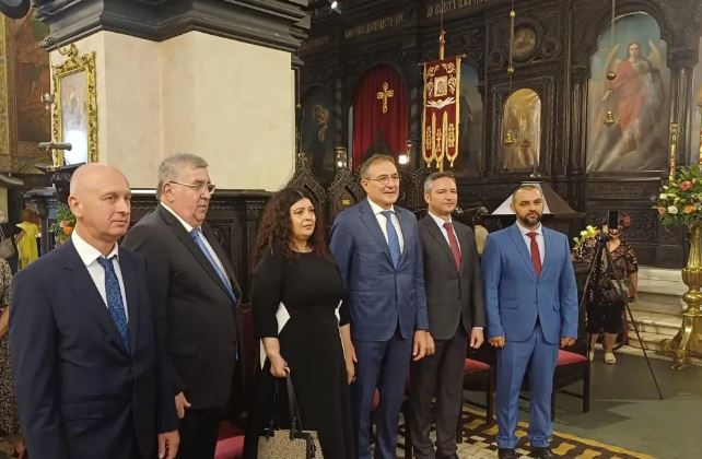 Екипът на Министерството на труда и социалната политика вече работи