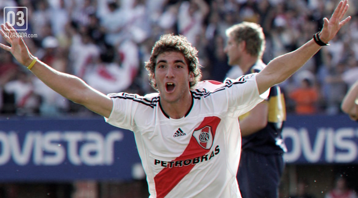 Аржентинският гранд Ривър Плейт преодоля първия кръг от директните елиминации