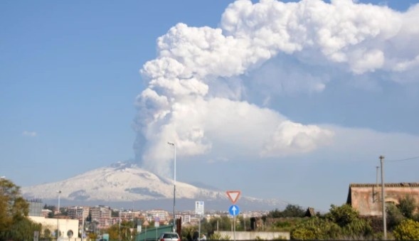 Минимално разстояние вече е в сила на връх Етна на