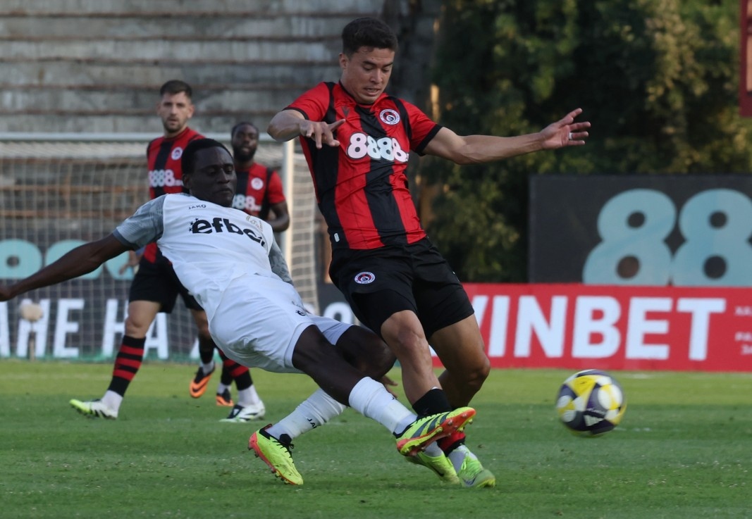 Локомотив София и Спартак Варна завършиха 0 0 в първия мач