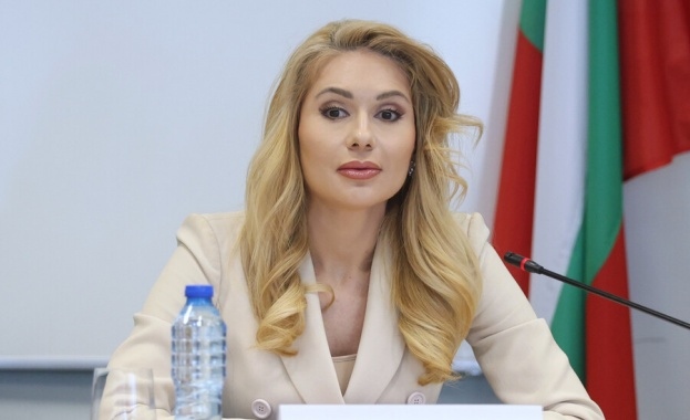 Комисията за прякото участие на гражданите жалбите и взаимодействието с