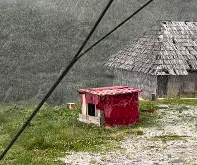 Лятото още не е свършило но в Румъния вече прехвърчаха