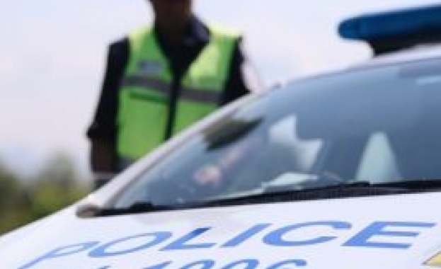 Полицията в Добрич задържа 18 годишен шофьор след зрелищна гонка завършила