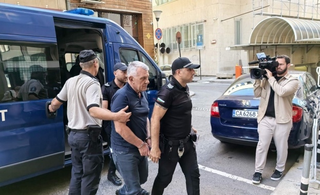 Наложи се спешна реакция от моя страна защото Никола Николов Паскал