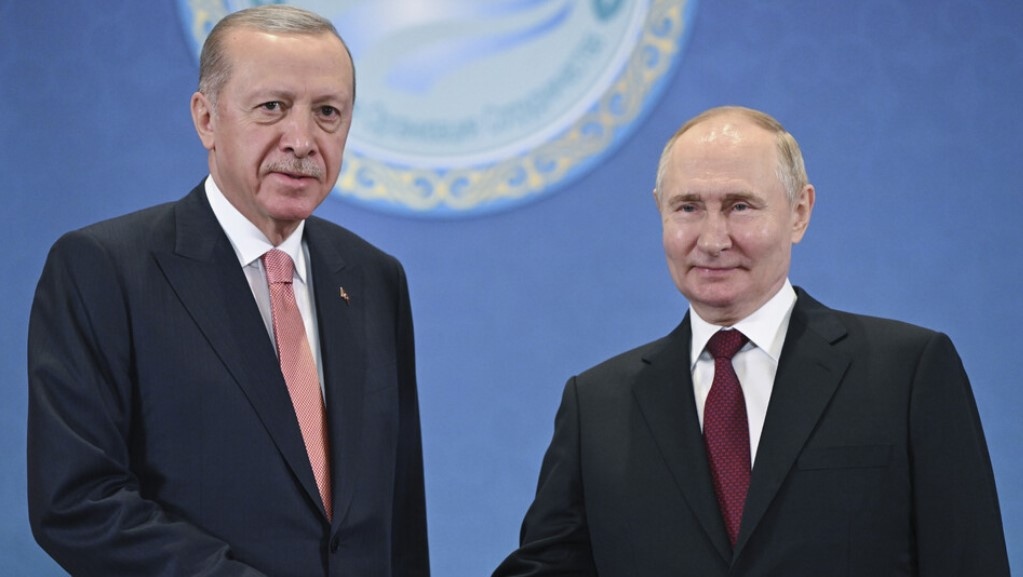 Руският президент Владимир Путин ще обсъди конфликта в Украйна със своя турски колега Реджеп Тайип