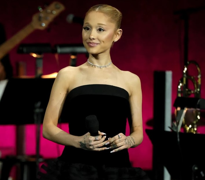 Американската поп звезда Ариана Гранде подготвя впечатляващо завръщане на световната