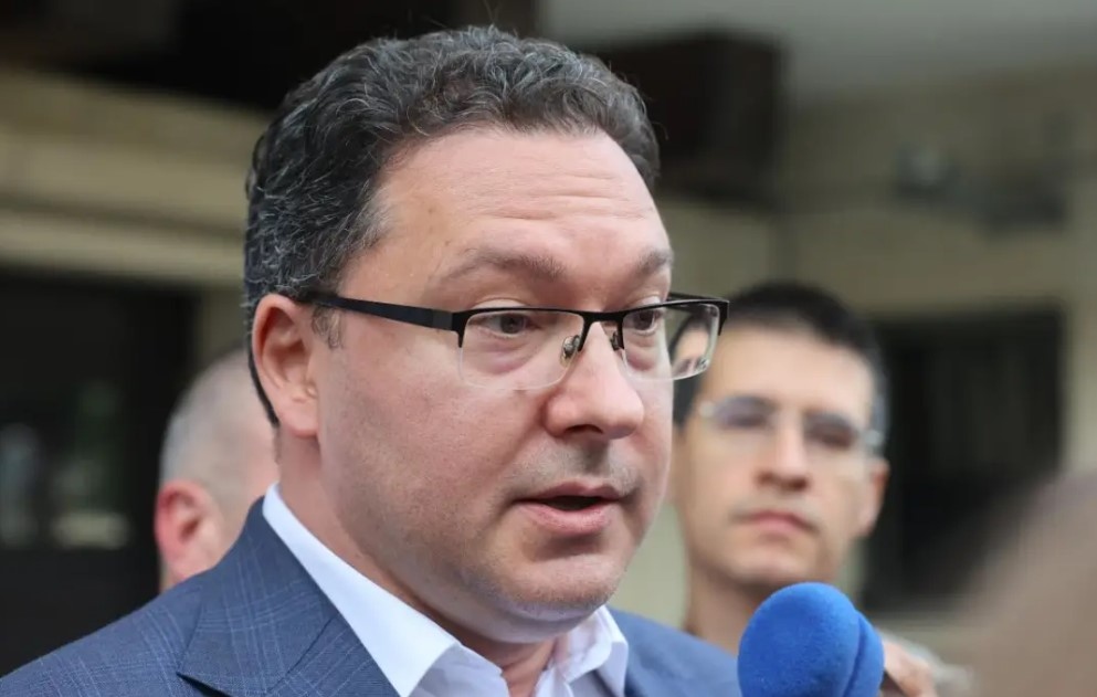 Надявам се скоро да има указ и за председател на