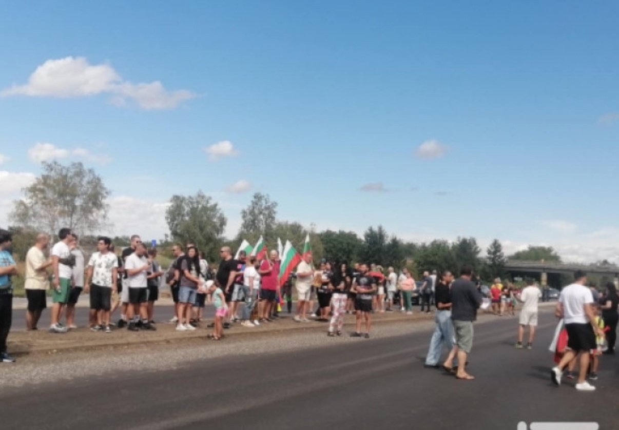 Протестиращи плевенчани затвориха главния републиканския път след плевенското село Ясен