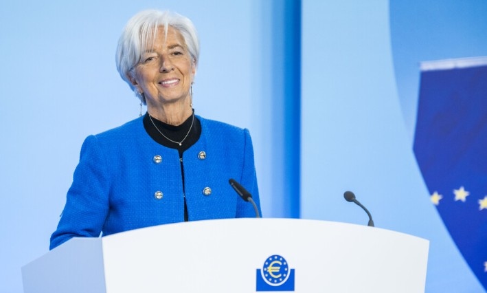 Поемането на контрола върху американската парична политика от Доналд Тръмп