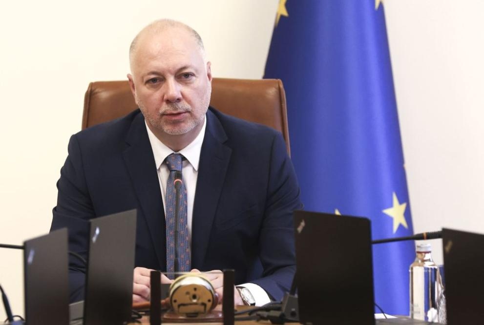 Във всичките си компоненти еврото има повече предимства от която