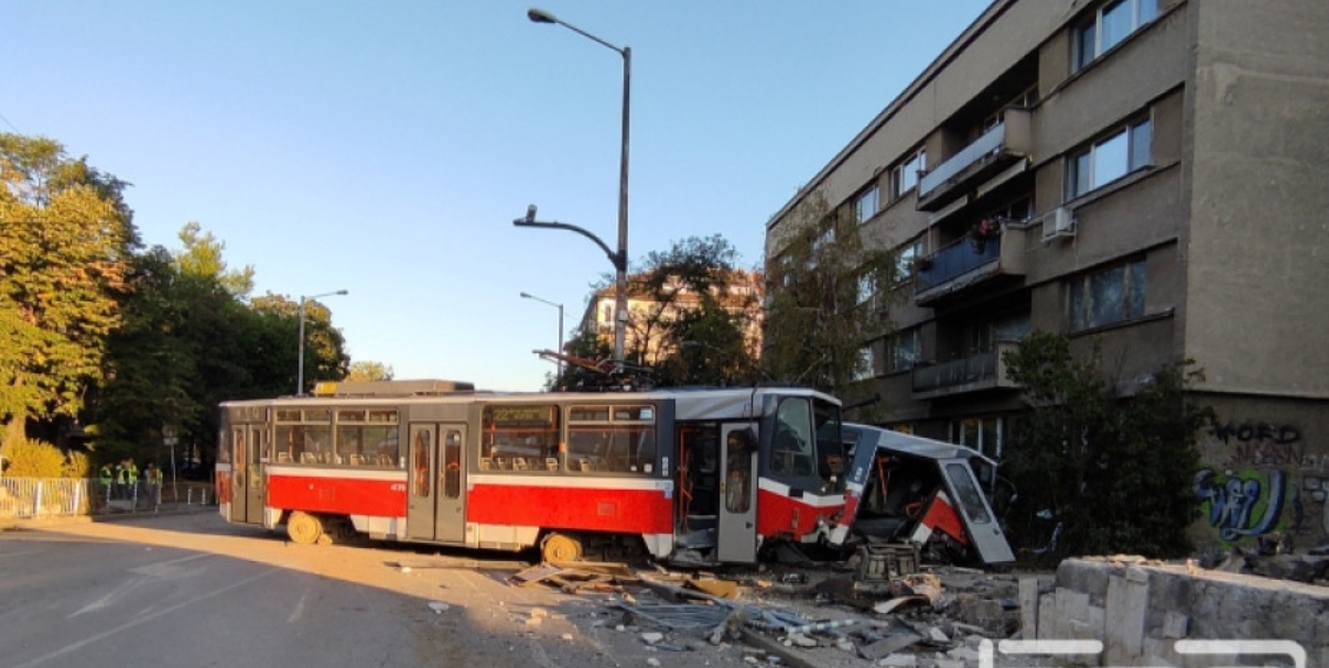 Предстои ремонт на подлеза разрушен от дерайлиралия вчера трамвай в София Трамваят