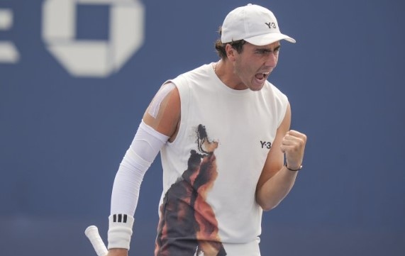 Иван Иванов спечели историческия български финал при юношите на US