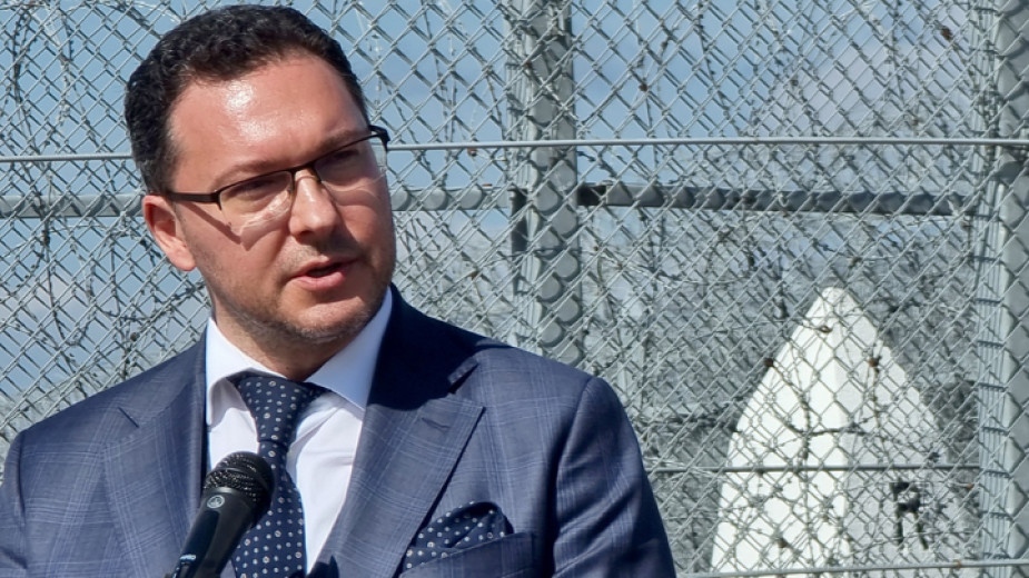 Министърът на вътрешните работи Даниел Митов каза че засичането на