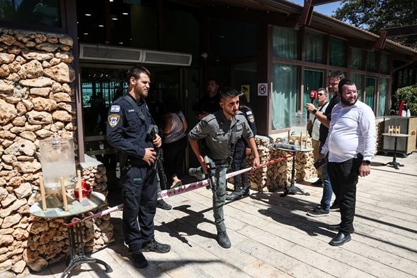 Палестинец от Източен Йерусалим е намушкал няколко гости на хотел