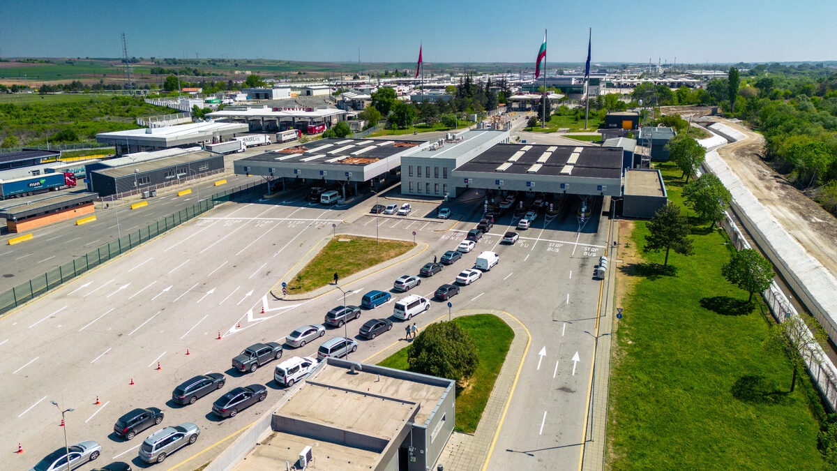 Интензивен е трафикът на граничния контролно пропускателен пункт ГКПП Капитан Андреево