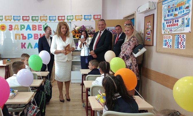 Мисията на учителите днес е още по трудна – трябва да