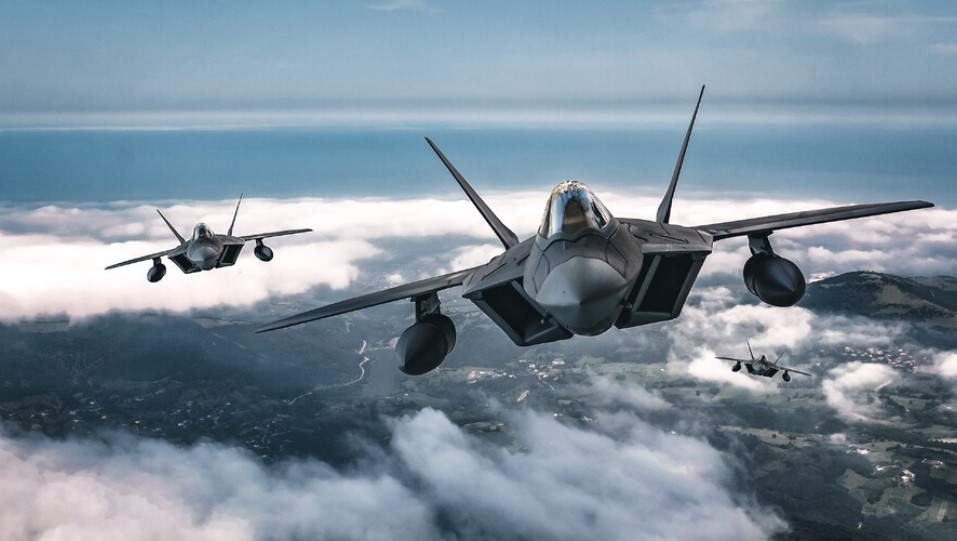 Британските изтребители RAF Typhoon ще участват в отбранителни мисии над