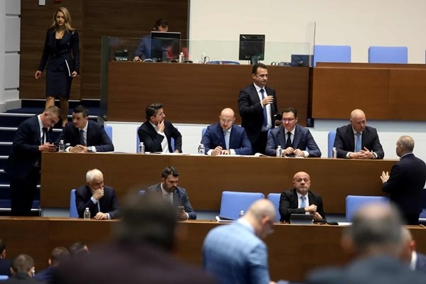 Утре в 16 45 ч Народното събрание ще гласува петият вот