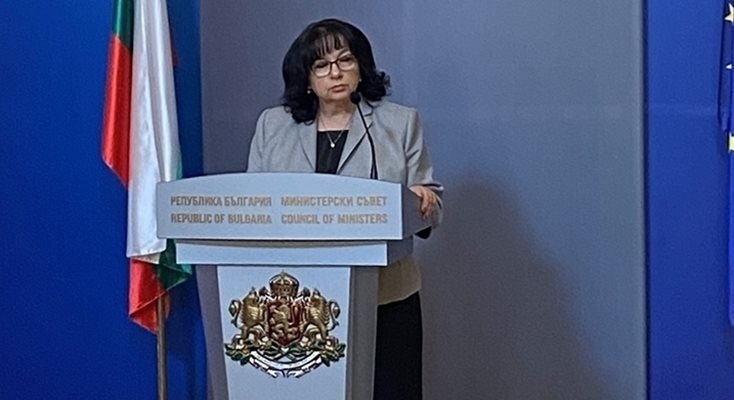 Министърът на финансите Теменужка Петкова обвини предшественика си лидерът на Продължаваме промяната  Асен