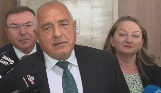 Дойдох на работа през покрива каза шеговито лидерът на ГЕРБ