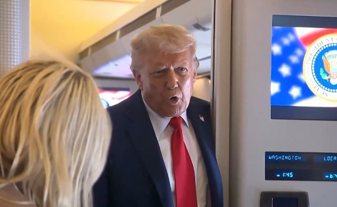 В САЩ отстраняването на водещия от ABC Джими Кимъл продължва