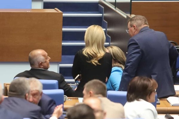 Лидерът на ГЕРБ Бойко Борисов за първи път отправи публично директна критика