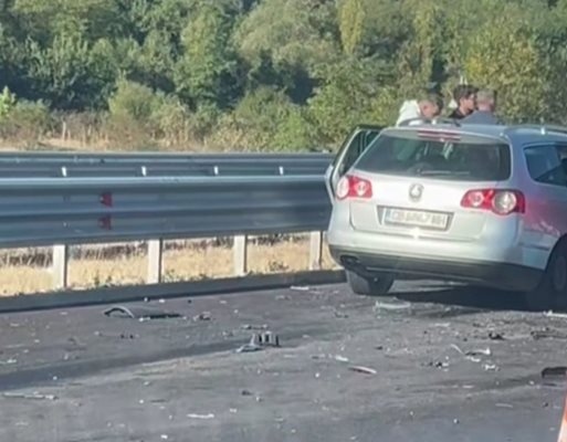 Верижна катастрофа между четири автомобила е станала тази сутрин на